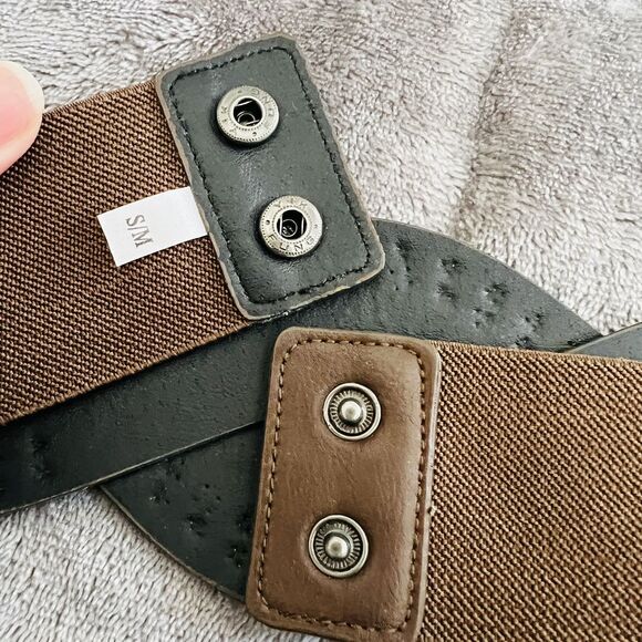 Women's Brown Vegan Faux Leather Studded Wide Braided Elastic Belt S/M 29”-31” - Picture 4 of 5